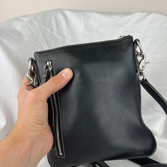Authentic Coach Runway Black Leather Crossbody Messenger Bag Purse 9" x 7.5" - Picture 5 of 7